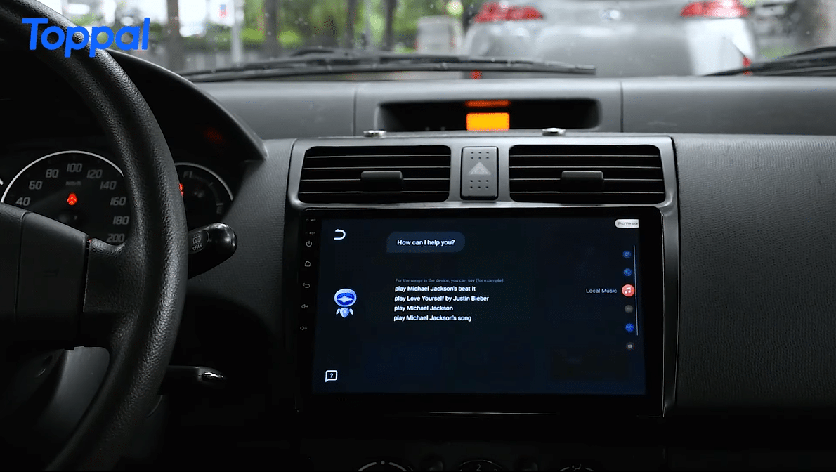 Android автокөлік басты құрылғысында жұмыс істеп тұрған Toppal AI дауыстық ассистенті
