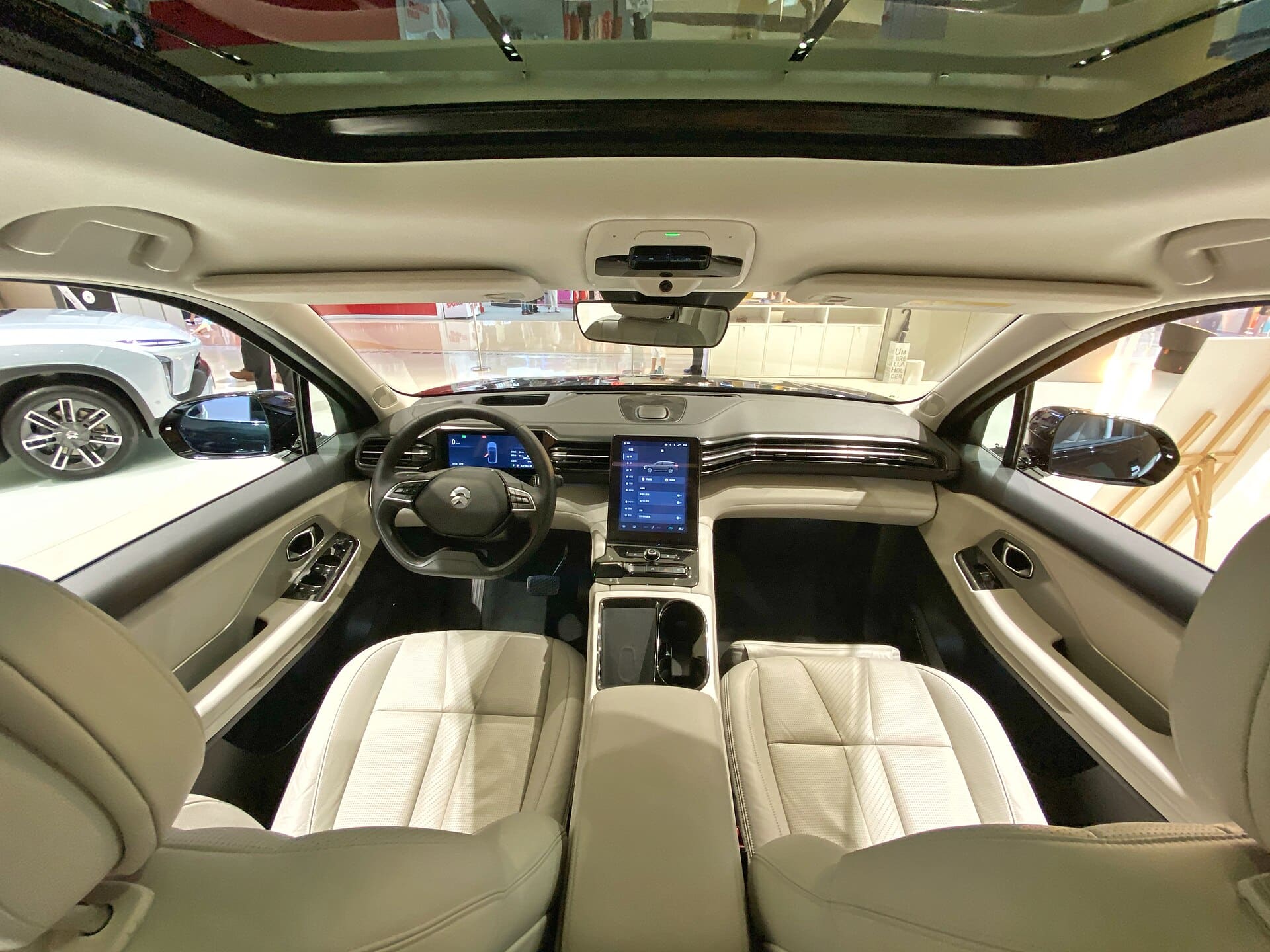 NIO ES8 ішкі дисплей және аспаптар аймағы